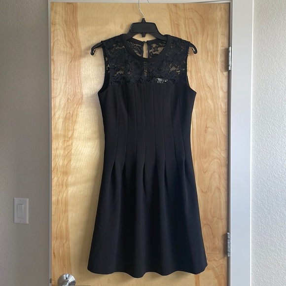 Dress - Picture 1 of 2